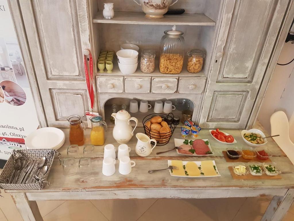 Jedlo v ubytovaní bed & breakfast alebo blízkom okolí