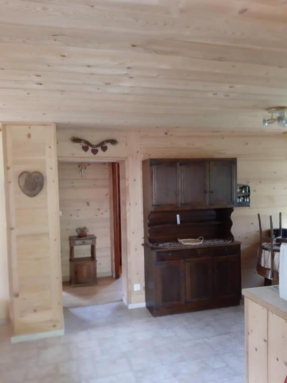 Kuchyň nebo kuchyňský kout v ubytování Le Chardon Bleu