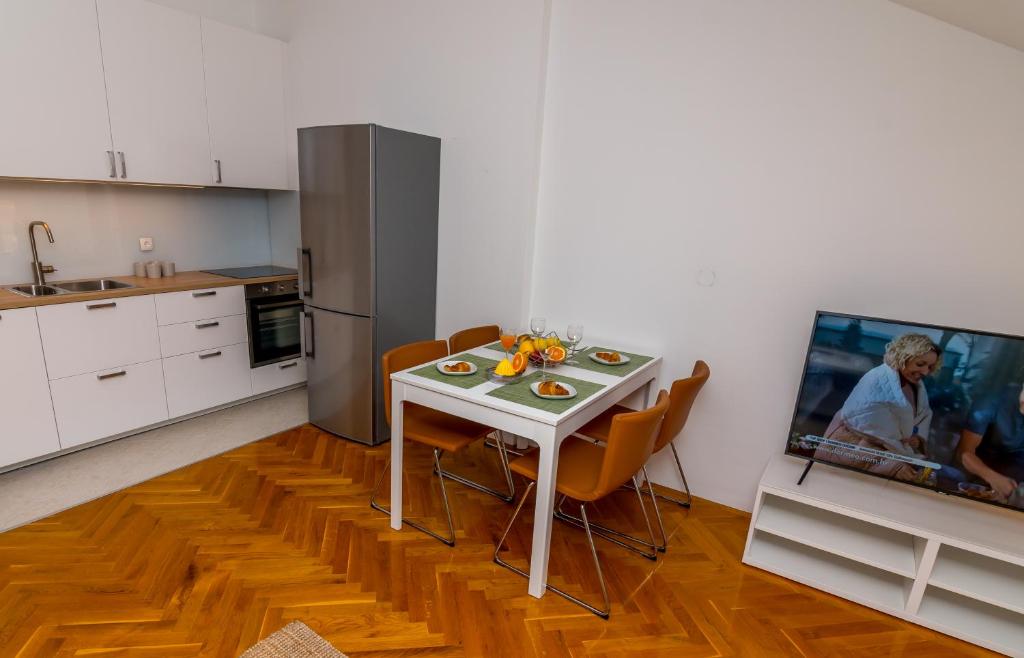 Kuchyň nebo kuchyňský kout v ubytování House Catania