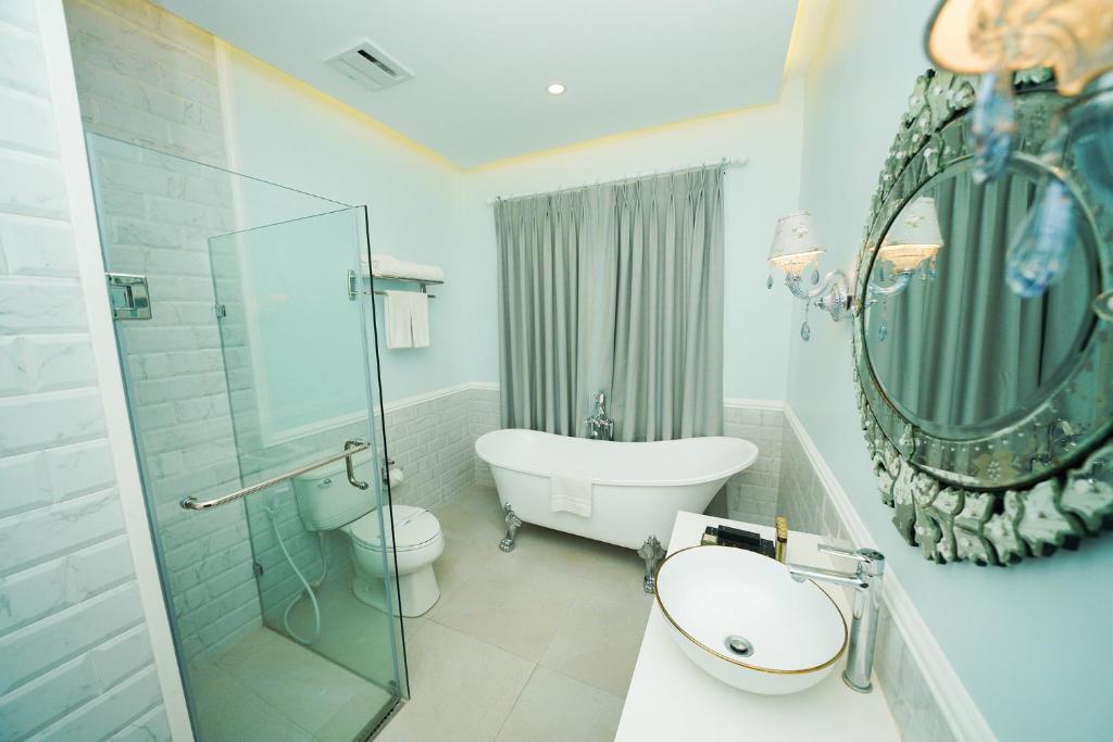Hotel Carlito Tagaytay - Royal Suite
