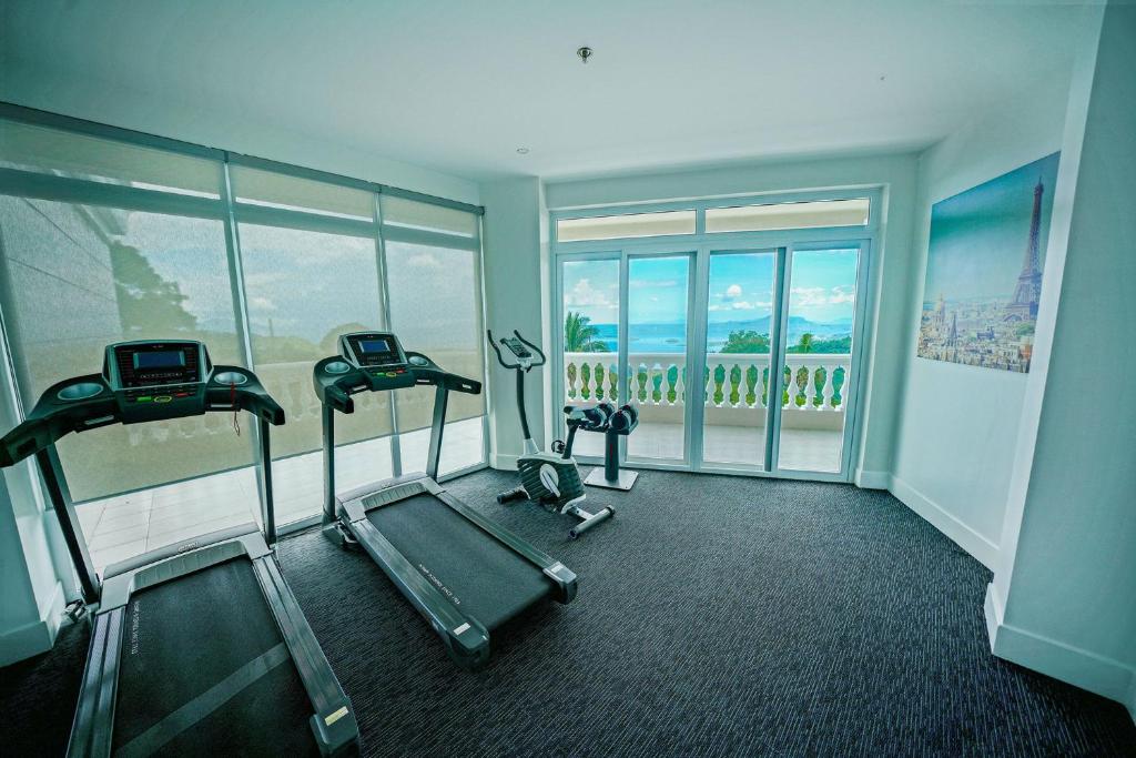 Fitness centrum a/nebo fitness zařízení v ubytování Hotel Carlito Tagaytay