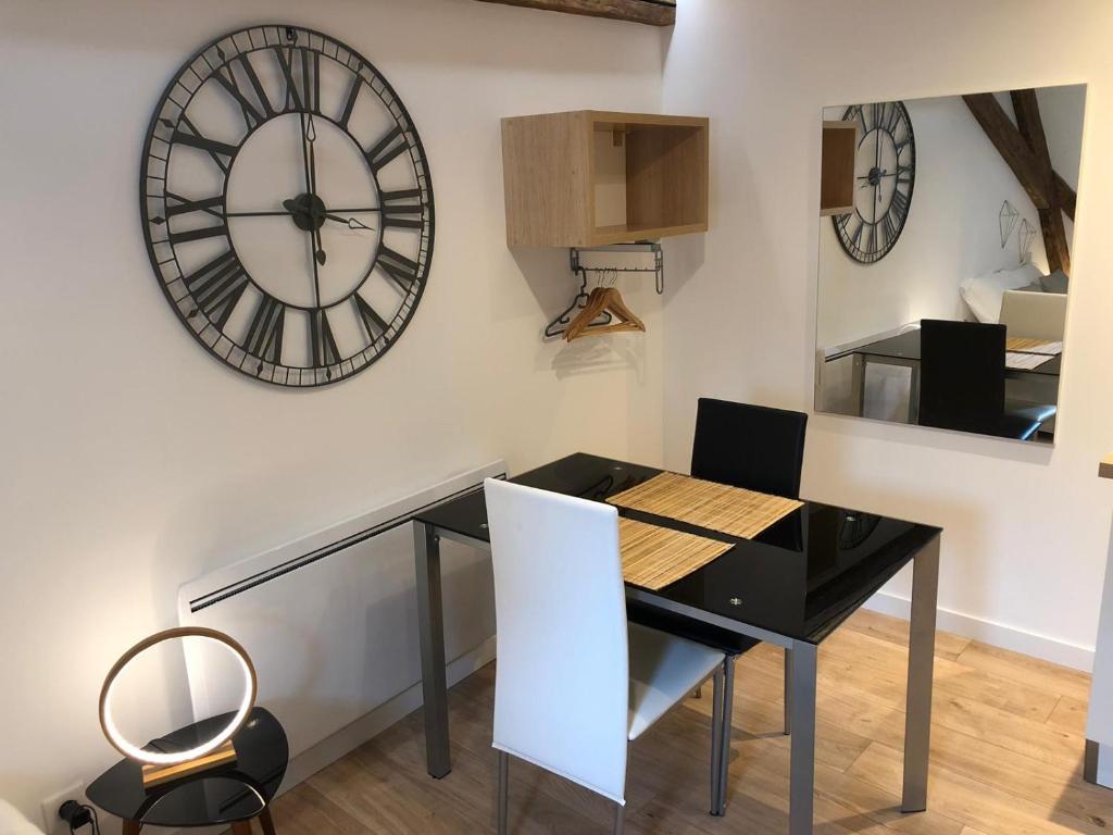 Beauty & The Beast - Old Town Cosy Apartments - Studio Apartment