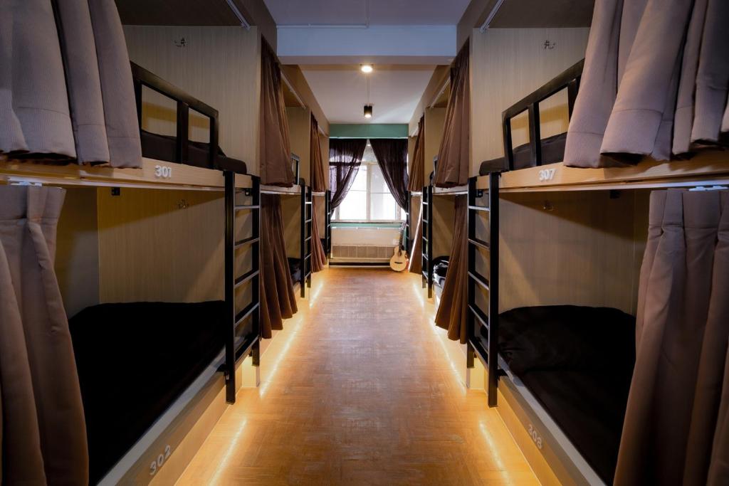 Postel nebo postele na pokoji v ubytování Mind Day Hostel Khaosan