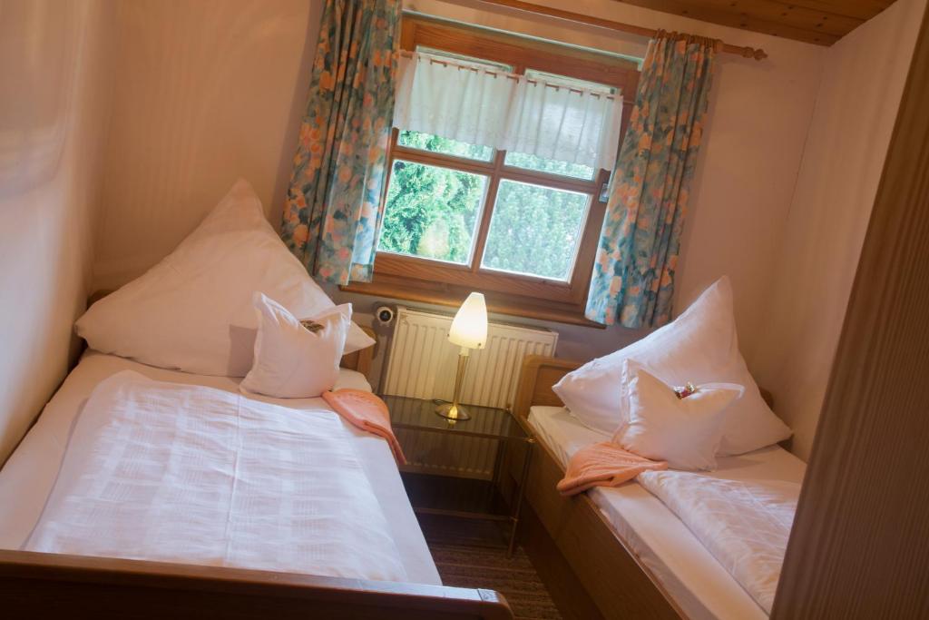 Postel nebo postele na pokoji v ubytování Hotel Der Seehof