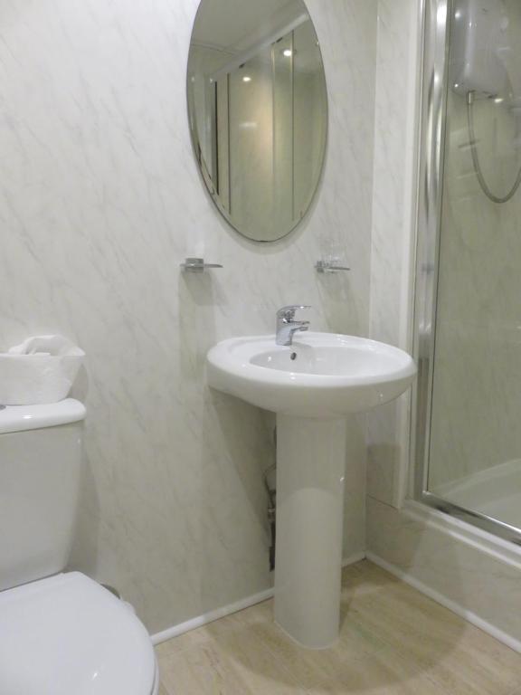 
Comfort Triple Room with Shower
