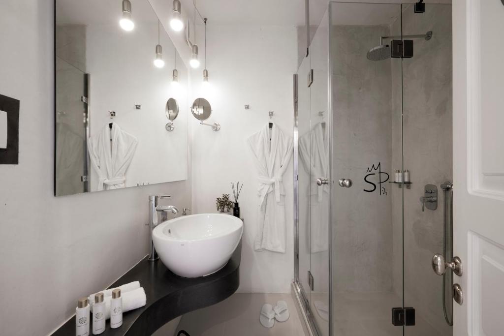 Santorini Princess Spa Hotel - 11