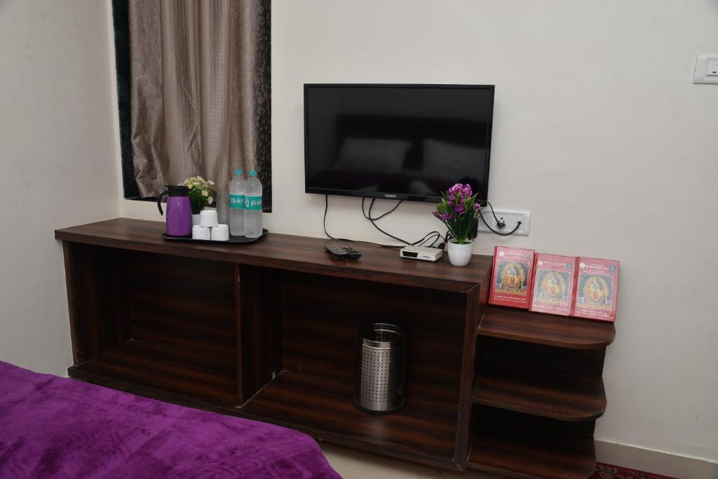TV a/nebo společenská místnost v ubytování Hotel Disha Palace
