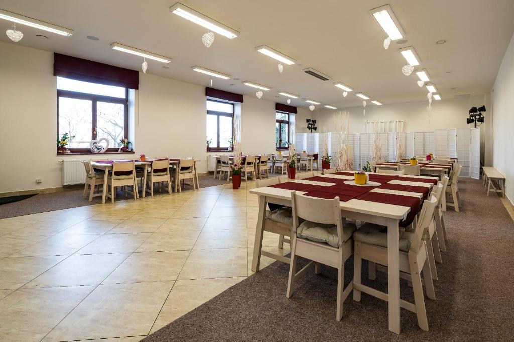 Restauracja lub miejsce do jedzenia w obiekcie Hotel Zlechov