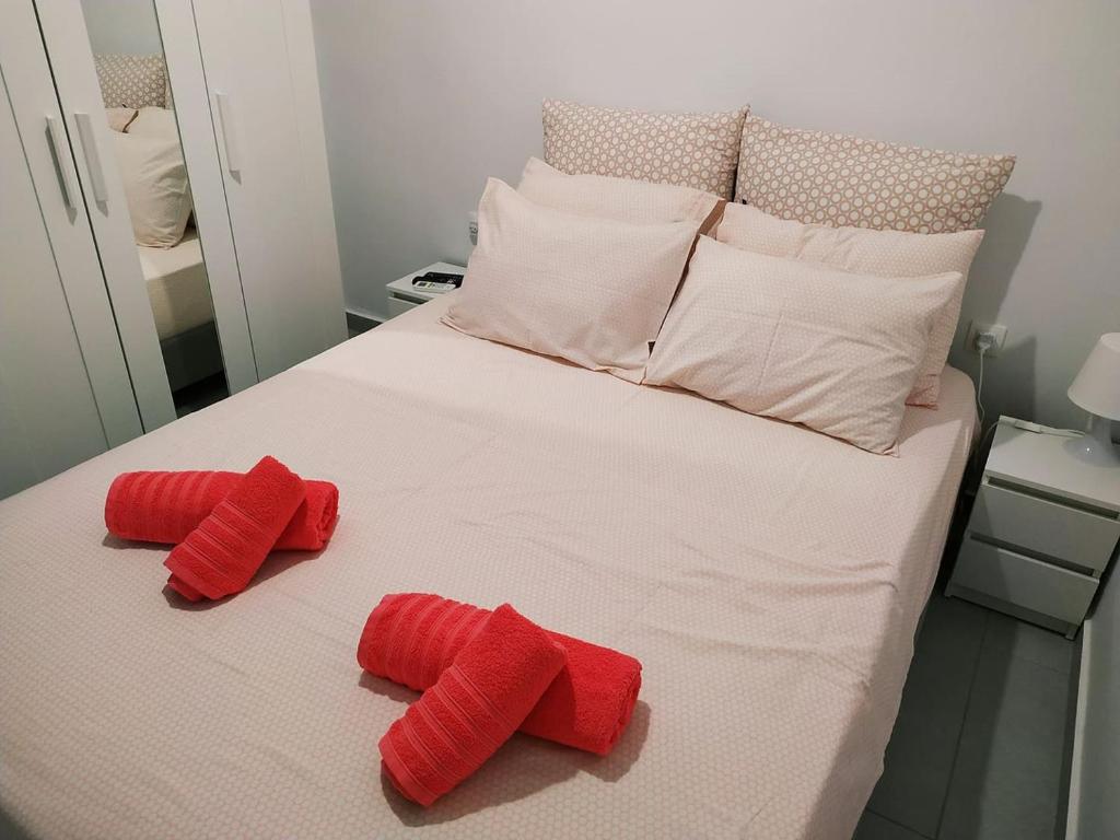 Postel nebo postele na pokoji v ubytování Finiki Seaside Apartment