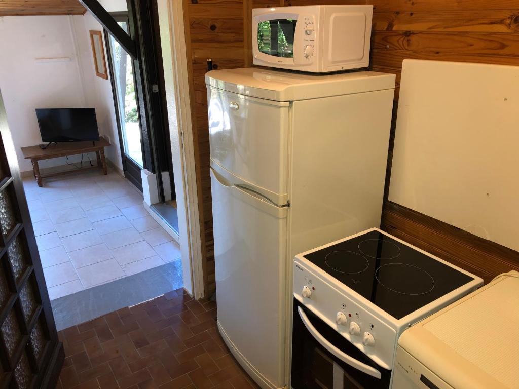 Kuchyň nebo kuchyňský kout v ubytování Villa Orcas