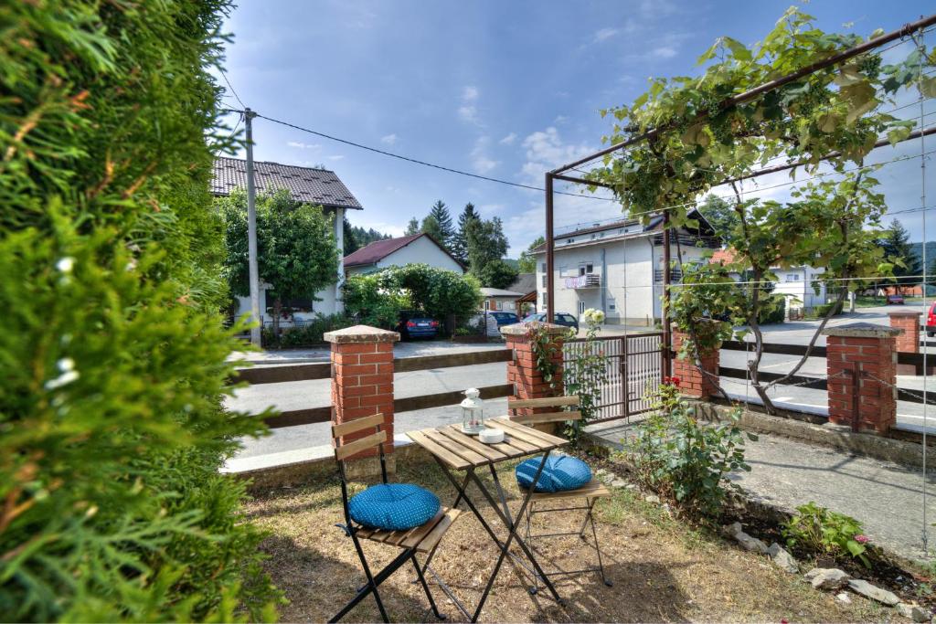 Vonkajšia záhrada v ubytovaní House Smolčić