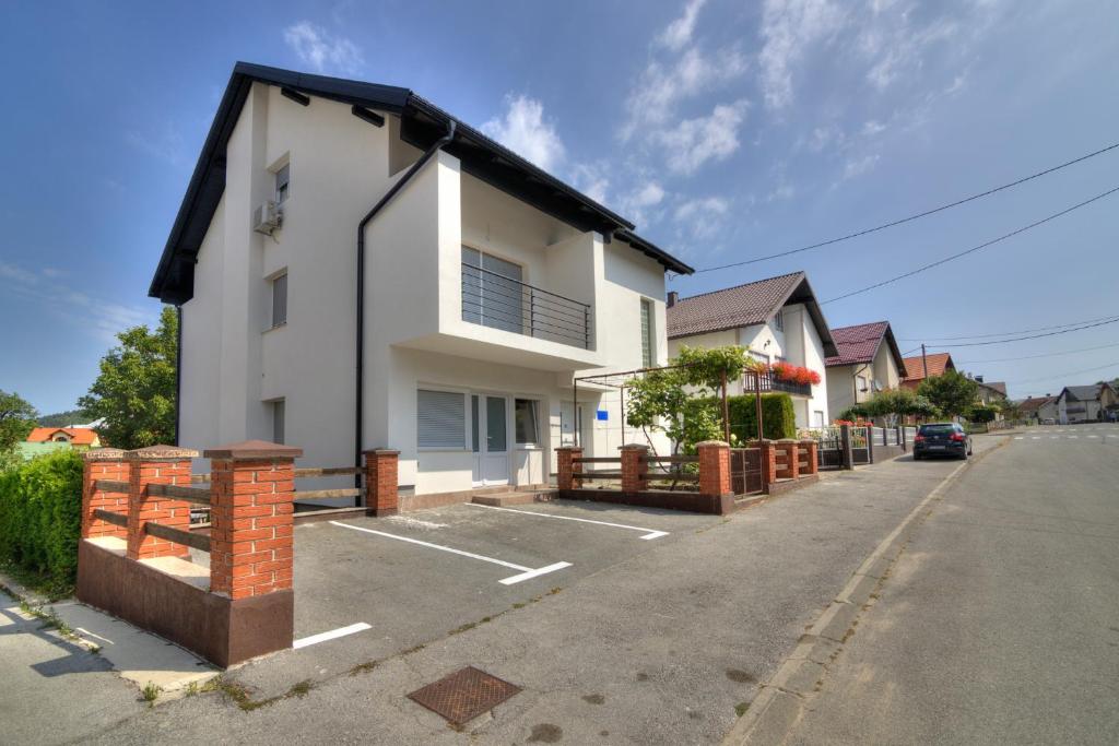 Budova, v ktorej sa apartmán nachádza