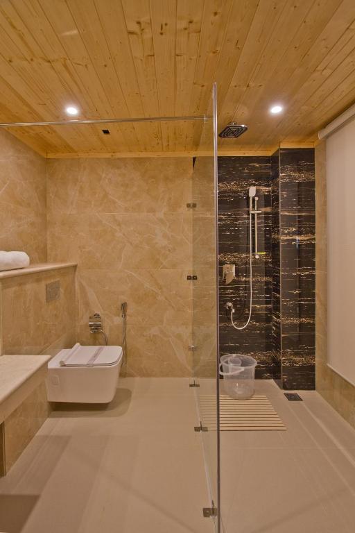 The Holiday Villa Resorts & Spa - Deluxe Double Room With Balcony