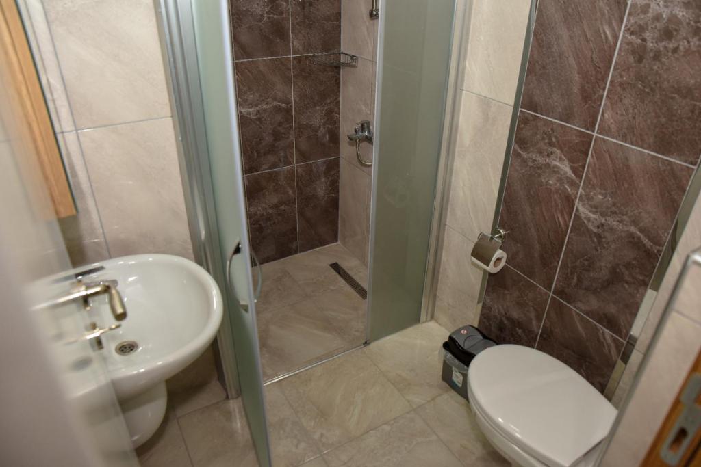 Koupelna v ubytování İRBEÇ APART & BUNGALOW
