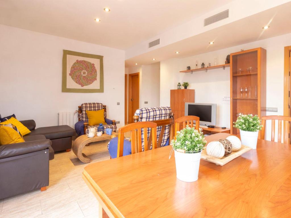 TV a/nebo společenská místnost v ubytování Holiday Home Cap Roig by Interhome