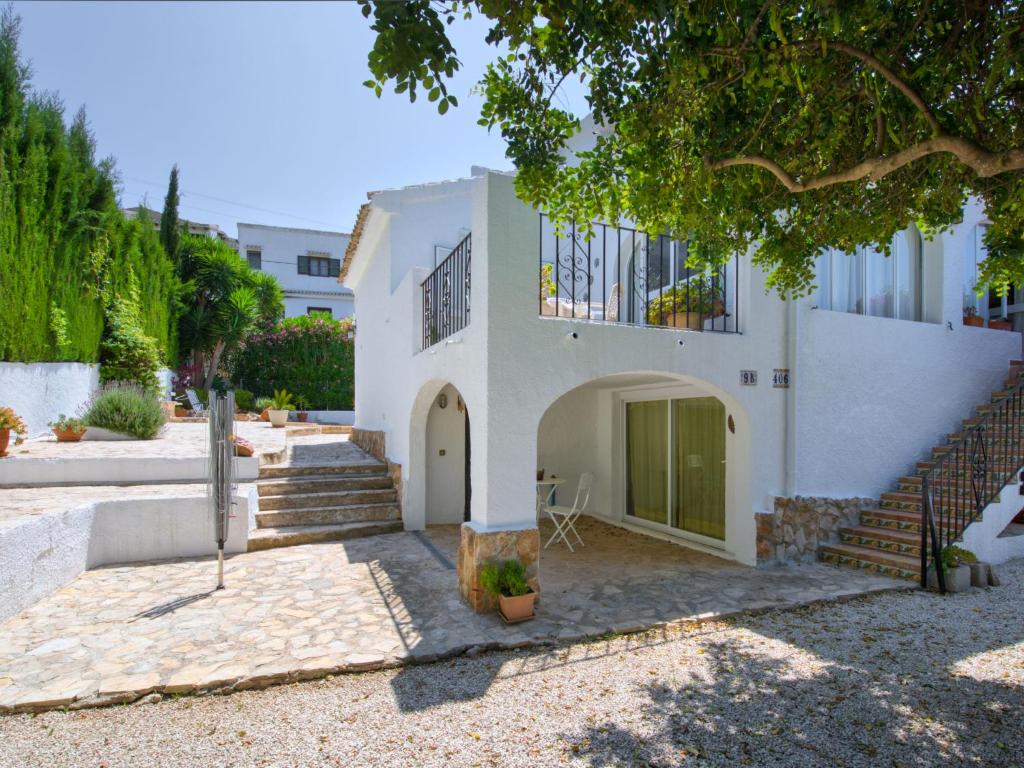 The building in which the holiday home is located