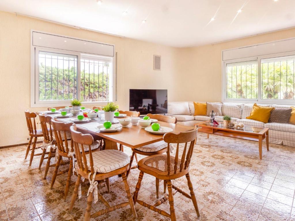 A seating area at Holiday Home Villa Esplai by Interhome