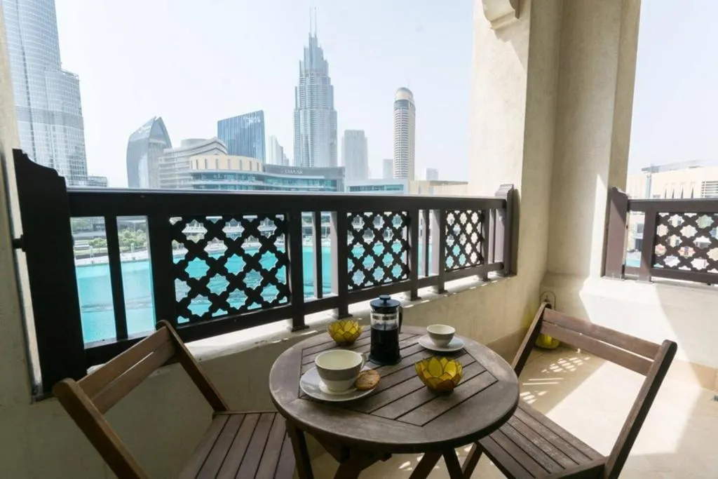 Incredible Stay at Dubai Old town -Souk Al Bahar, Alantos, United Arab Emirates