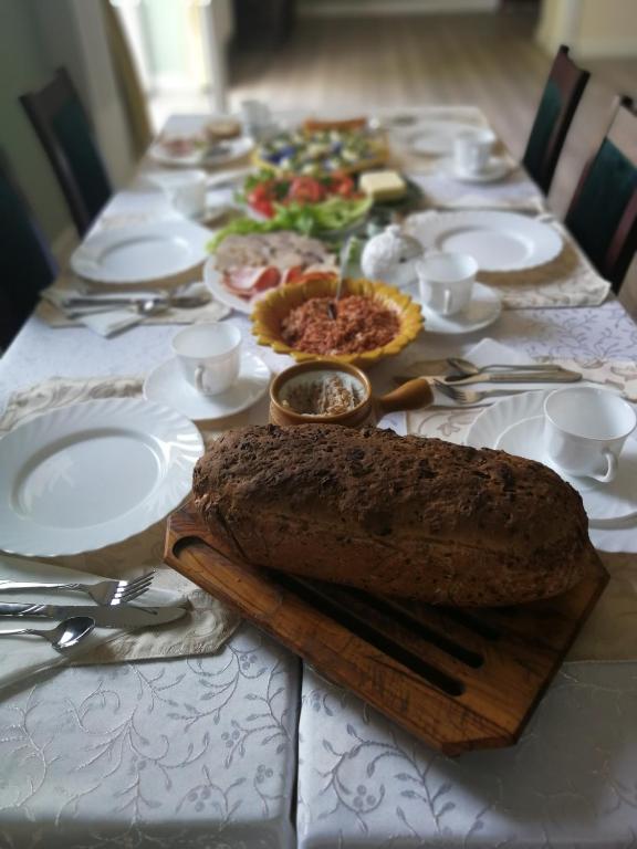 Jedlo v ubytovaní bed & breakfast alebo blízkom okolí