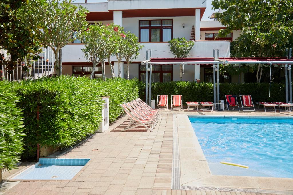 Bazén v ubytování Hotel Residence Key Club nebo v jeho okolí