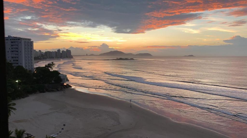  Apto Guarujá de frente para o mar - Praia Astúrias