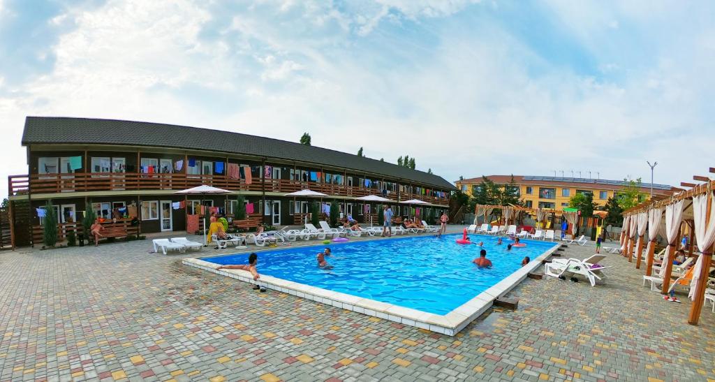 Bazén v ubytování Aquamarine nebo v jeho okolí