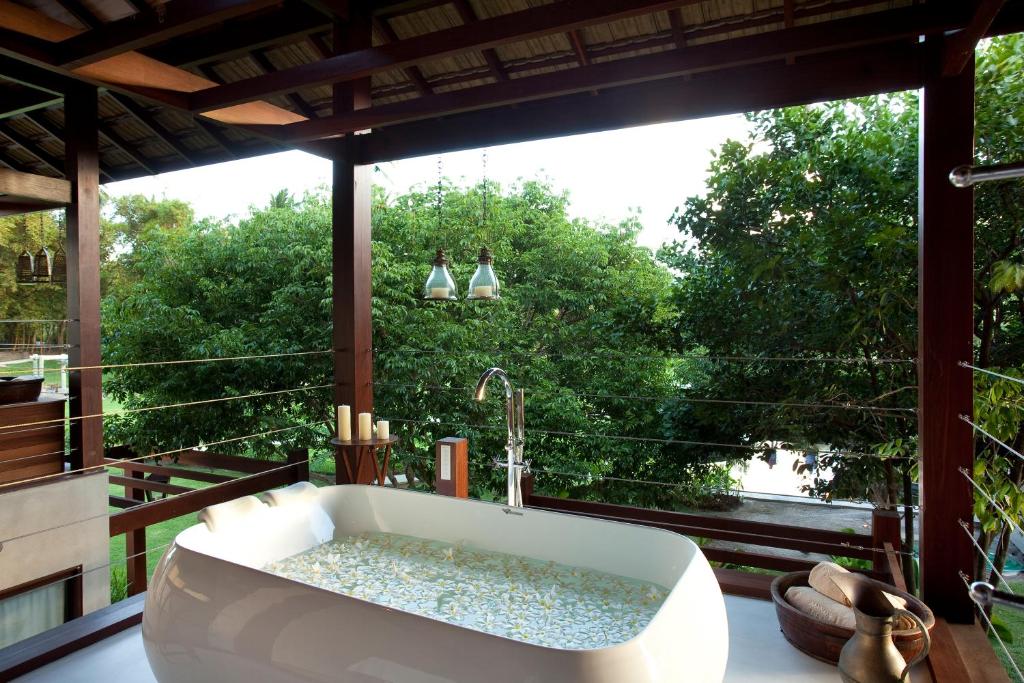 NANNAI Muro Alto  NANNAI Muro Alto