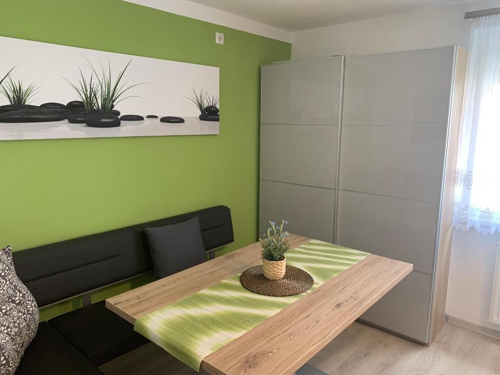 A seating area at Ferienwohnungen zum Briefmarkenhaus