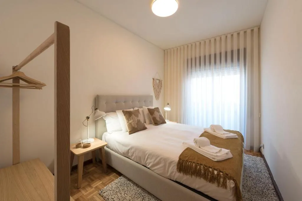 LovelyStay - Genuine Bonfim Balcony Flat, Porto, Portugal