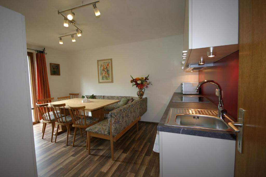 Kuchyňa alebo kuchynka v ubytovaní Appartement-Reiteralm