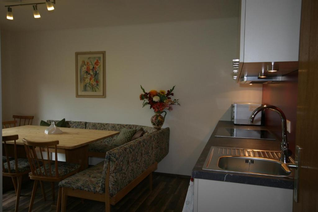 Kuchyňa alebo kuchynka v ubytovaní Appartement-Reiteralm