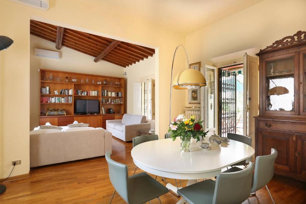 Posteľ alebo postele v izbe v ubytovaní Appartamento La Terrazza Firenze centro storico