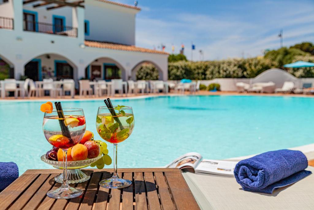 Bazén v ubytování LH Hotel La Funtana nebo v jeho okolí