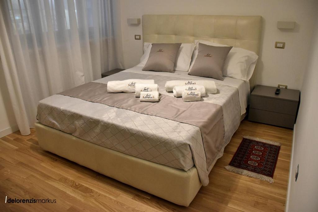 Postel nebo postele na pokoji v ubytování Les 3 Chambres