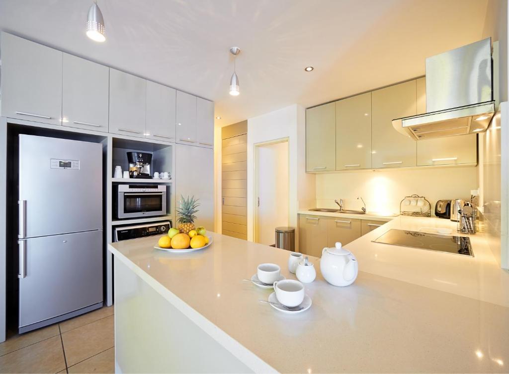 Bon Azur Beachfront Suites & Penthouses by LOV Mauritius - 5