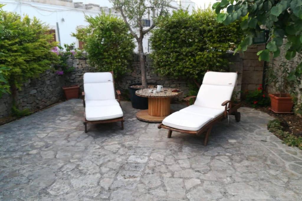 Trullo al vicoletto al civico 10, civico 8, civico 7 - 11