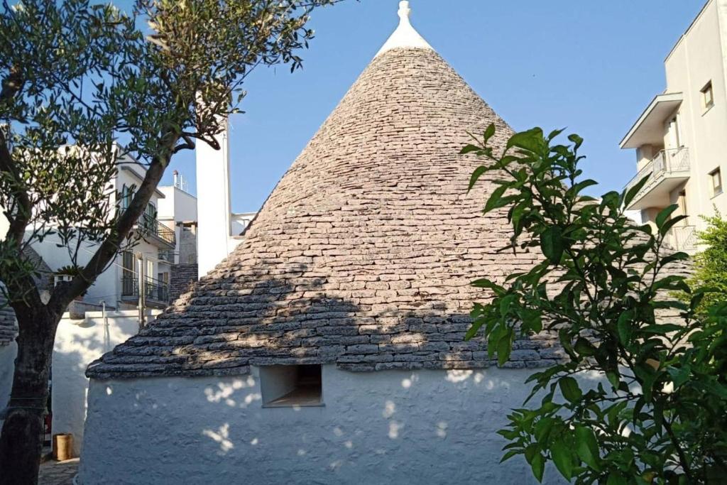 Trullo al vicoletto al civico 10, civico 8, civico 7 - 13