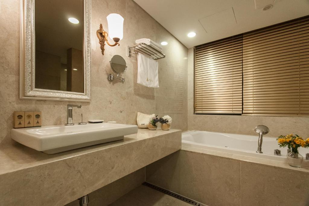Koupelna v ubytování Hotel Pharos
