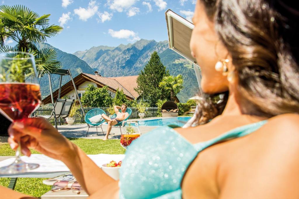 Nespecifikovaný výhled na hory nebo výhled na hory při pohledu z hotelu