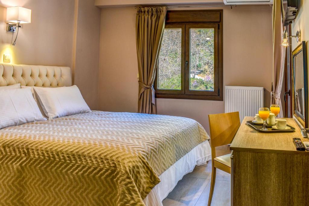 Elia Deluxe Accommodation - 12