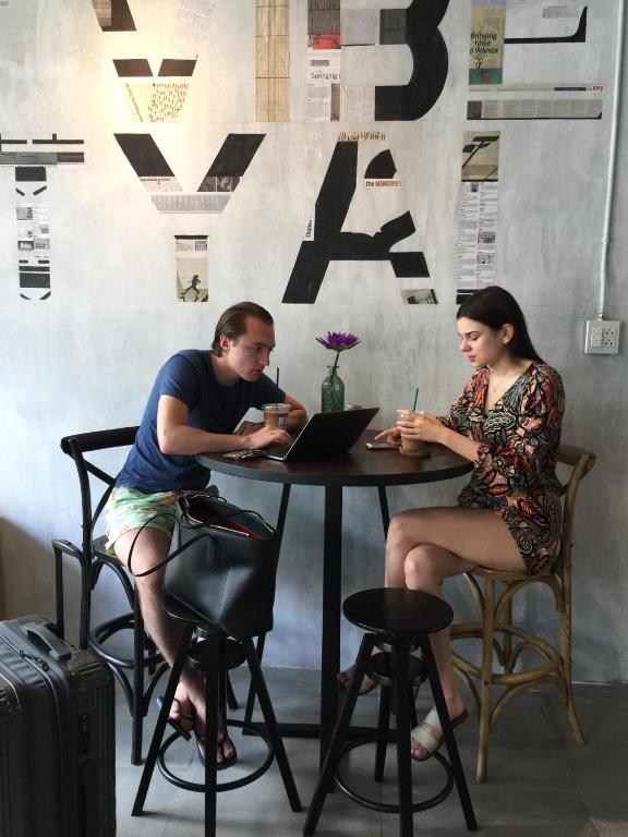 Goodnight Poshtel + Free Netflix - Resim 40