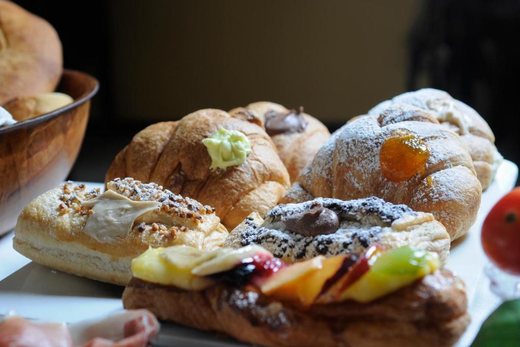 Jedlo v ubytovaní bed & breakfast alebo blízkom okolí