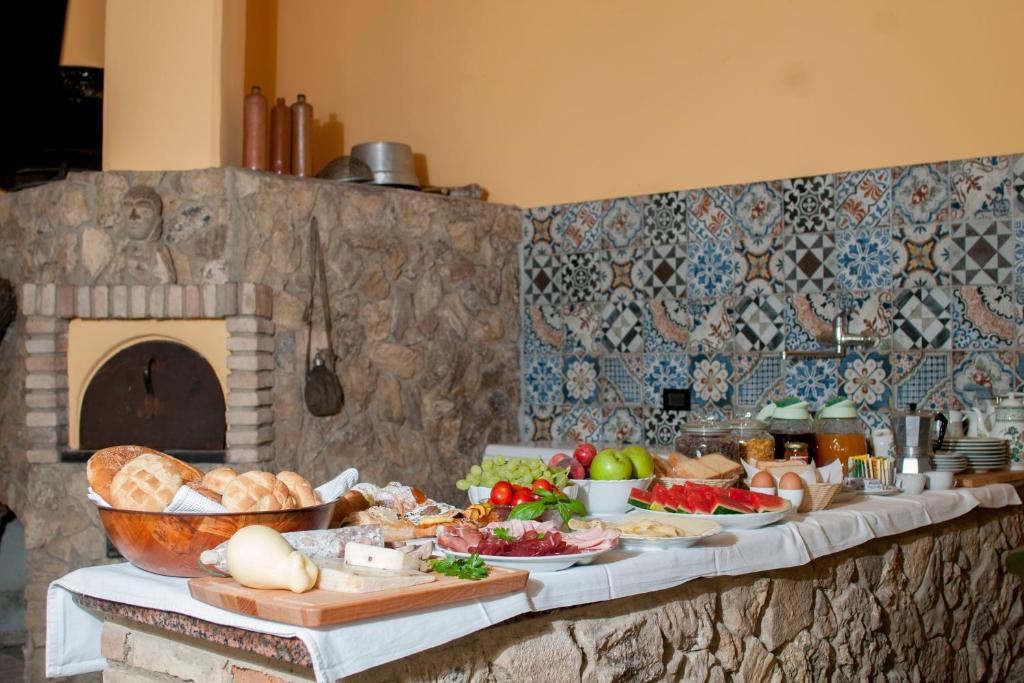 Jedlo v ubytovaní bed & breakfast alebo blízkom okolí