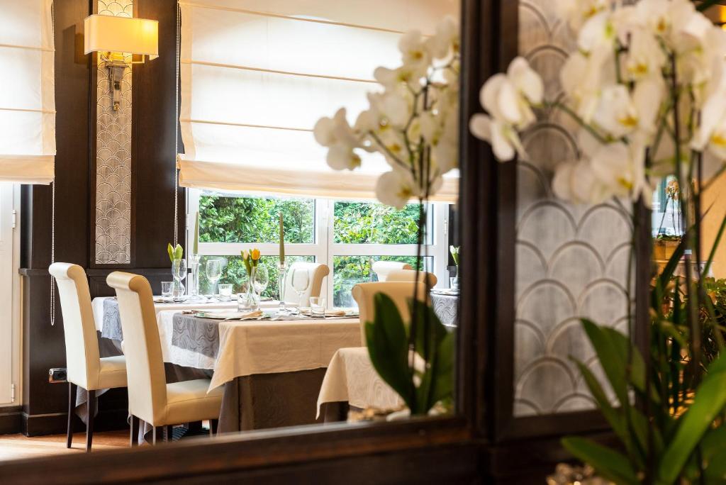 Un restaurante o sitio para comer en Hotel Silver Milano