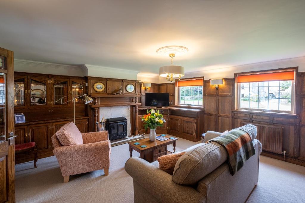 The Horseshoe Country Inn - 