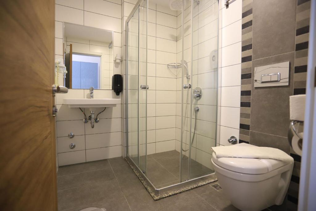 Tonoz Beach Hotel - 8