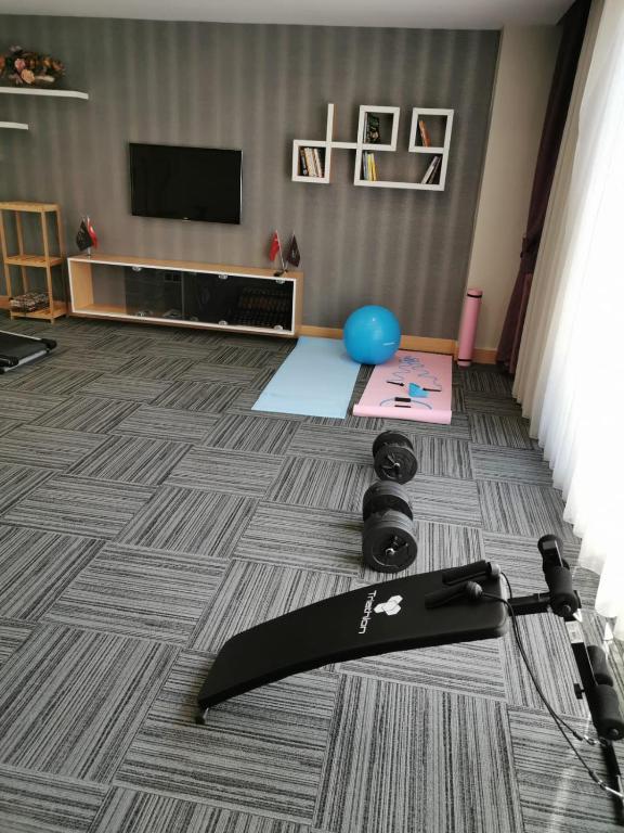 TV a/nebo společenská místnost v ubytování Inci Class Hotel