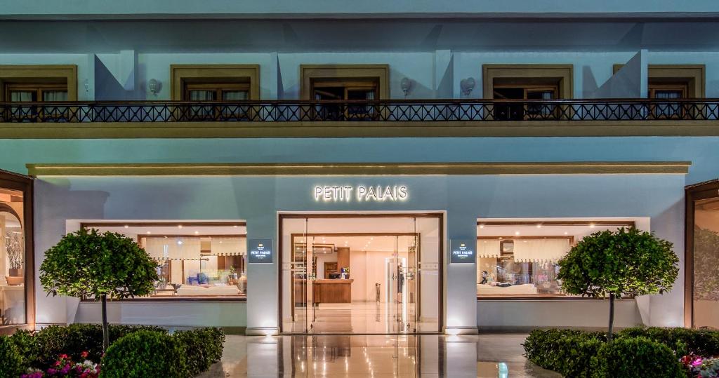 Exteriér nebo vchod ubytování Mitsis Petit Palais