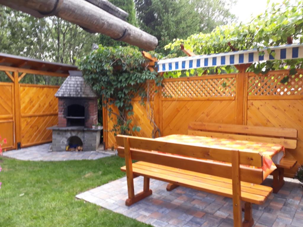 A garden outside Haus Dorfer