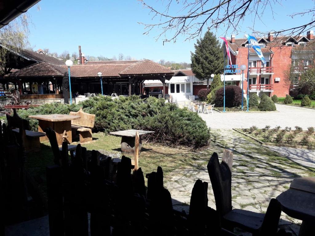 Zahrada ubytování Apartmani Centar Banja Vrujci